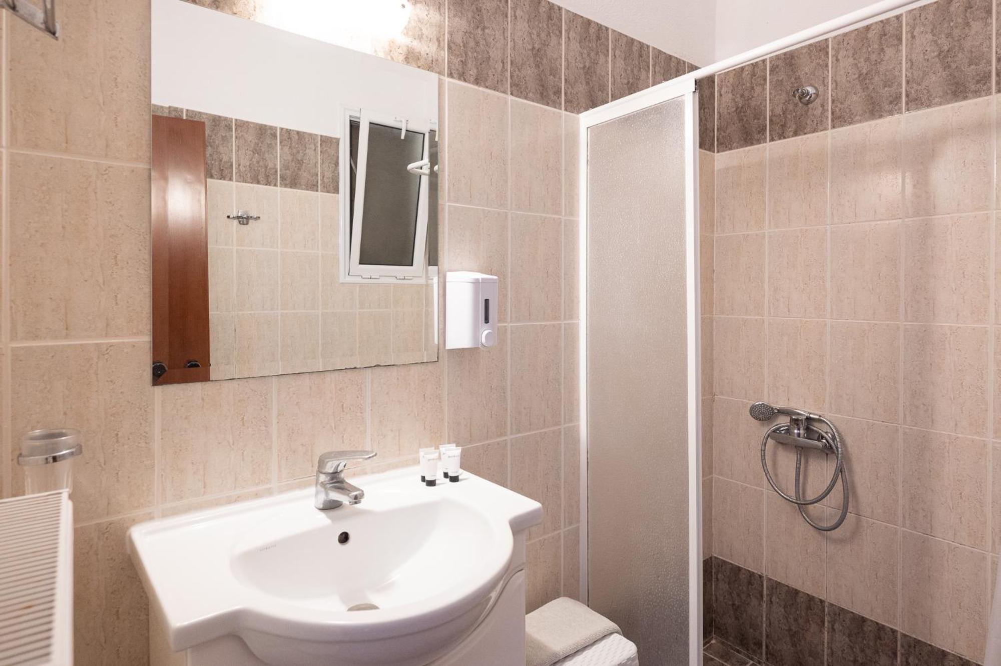 Hotel Akropol Paralía Екстериор снимка